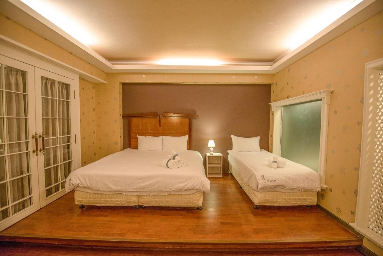 Hotel Kaohsiung Time'S Zewnętrze zdjęcie